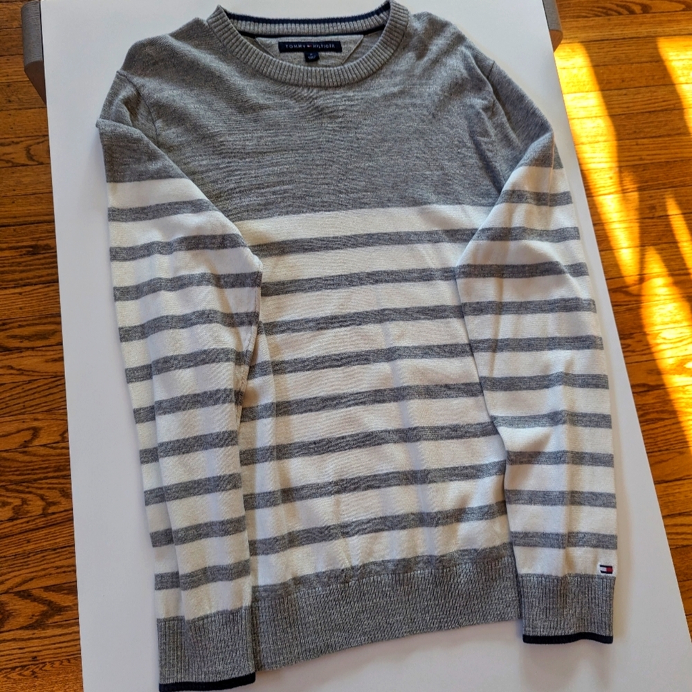 Tommy Hilfiger sweater Long sleeve grey white